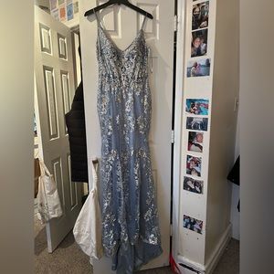 Cinderella prom dress, size 8, worn once, in brand new condition, comfortable